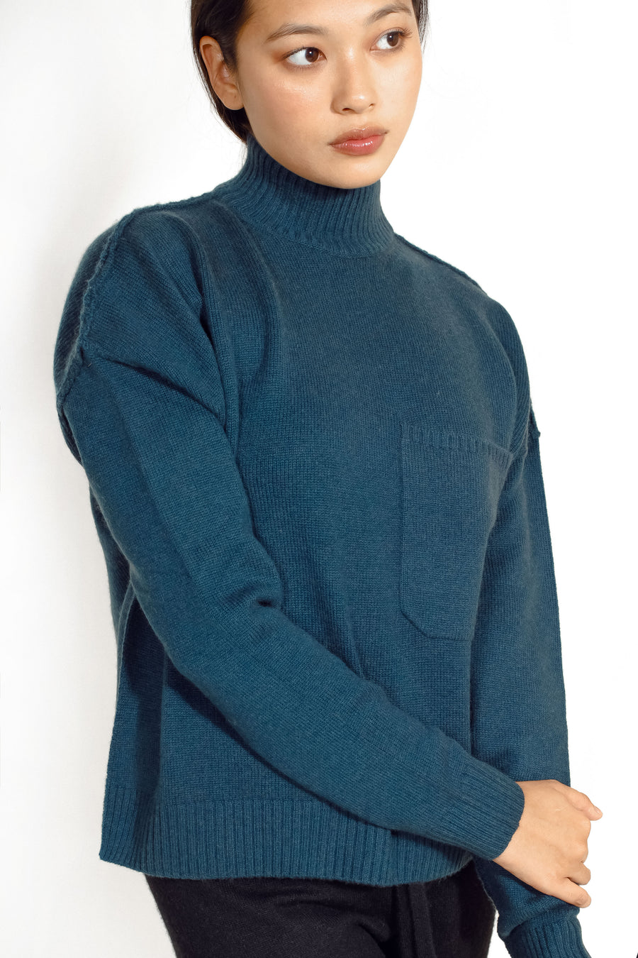 Women's Wool Cashmere Tound Pocket Sweater